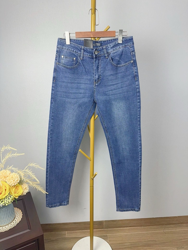 ブランドジーンズ背面デザイン